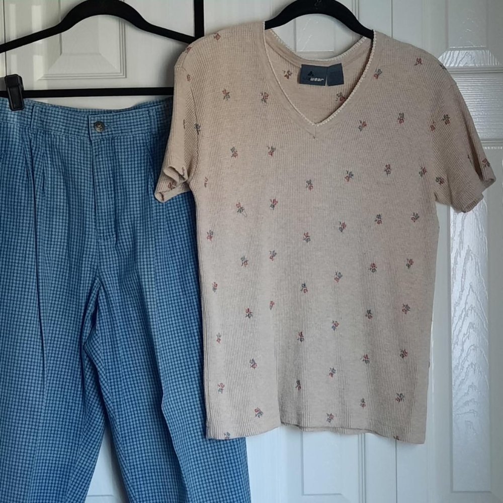 Liz Claiborne Petite Embroidered Tan Waffle Texture T-shirt Size Small P